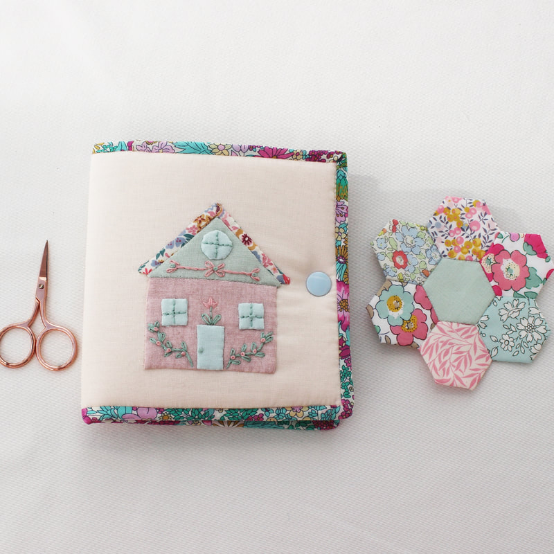 tiny sewing case with EPP house